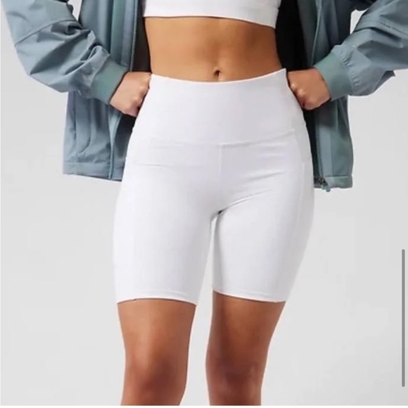 Athleta Small Ultimate Stash ll 7” Short - Picture 2 of 9